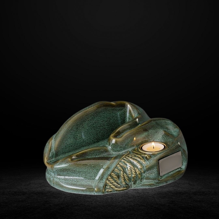 Ceramiczna urna dla zwierząt w kształcie artystycznej podstawy pod zdjęcie oliwkowo beżowa połysk (5).jpg