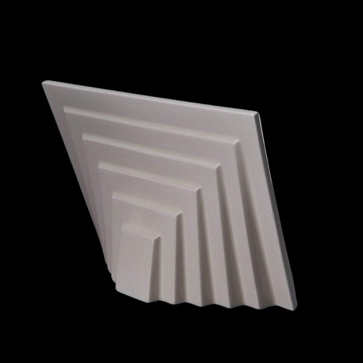 Ceramiczna urna dla psa płaskorzeźba w ramce ręcznie wykonana w bezbarwnym połysku (4).jpg
