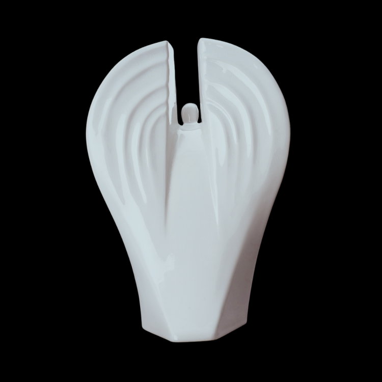 Ceramiczna urna - Anioł - białe błyszczące szkliwienie