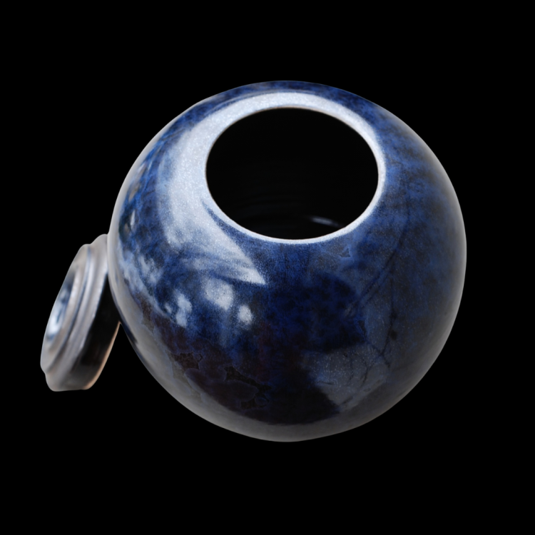 Lumea - Urna ceramiczna - granatowo czarne szkliwo krystaliczne (1).png